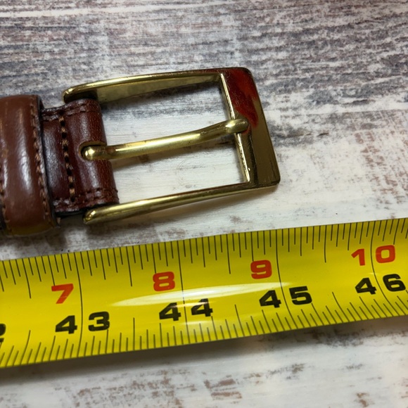 Elegant Brown Italian Leather Belt with Gold Buckle - Picture 6 of 6